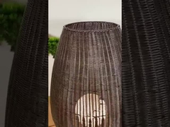 Lampa podłogowa z trójkąta zewnętrznego z rotanu Led Czarne światło stojące Hotel Nowoczesna dekoracja