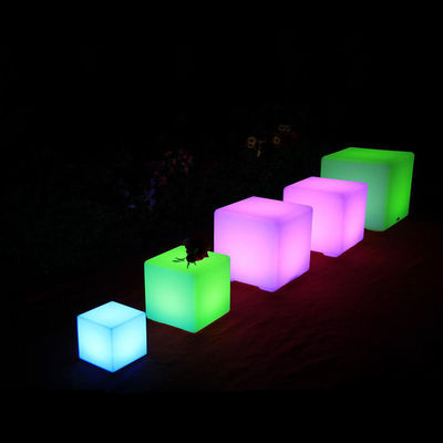 Zdalnie sterowane zewnętrzne światło LED z akumulatorem 4400mah