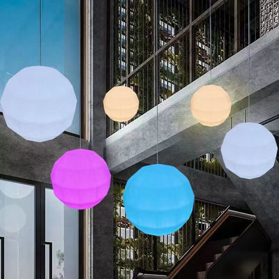 Zewnętrzny PE Plastic Glow Ball Light Powtórnie ładowalny poliedr Świetlna forma kuli