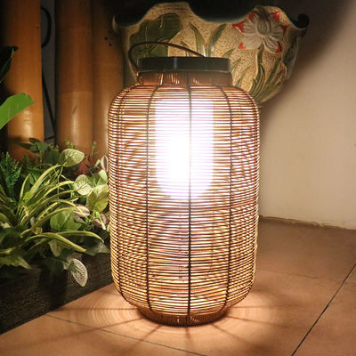 Dekoracyjne lampy słoneczne, lampy zewnętrzne z rotanu