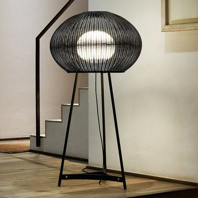 Nowoczesna zewnętrzna lampa podłogowa z rotanu IP44 wodoodporna dla dekoracji hotelowej