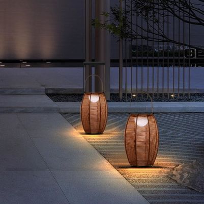 Lampa podłogowa zewnętrzna z rotanu zasilana energią słoneczną IP65 wodoodporna