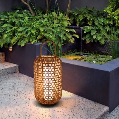 Lampa podłogowa wodoszczelna z rotanu, lampa stojąca z wątroby na balkon.
