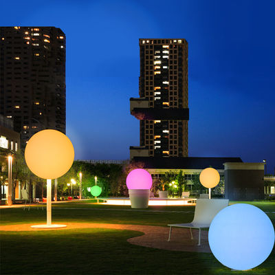 bezprzewodowa żarówka oświetlona żarówką RGB