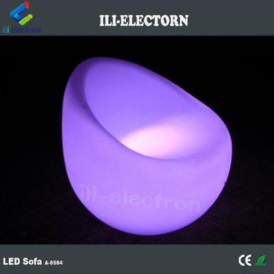 Krzesła do salonu, oddech, kanapa, kanapa LED, plastikowy stol.