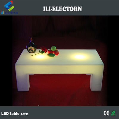 ogród oświetlony led stolik