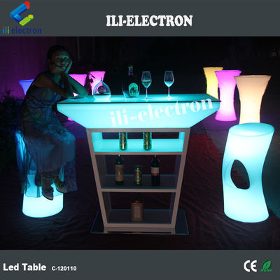 Plastikowe meble LED, świecący bar, stolik do imprez, salon.