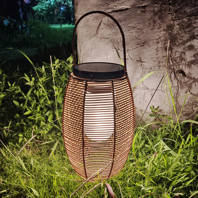 Rattan Woven Solar Lights Outdoor Latarnia wodoodporna do ogrodowych krajobrazów