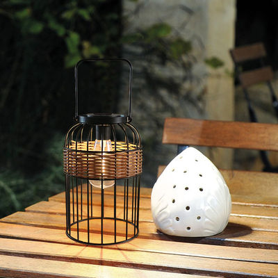 Małe przenośne lampy słoneczne z tkaniny ratanowej do balkonów