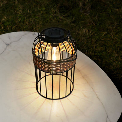 Małe przenośne lampy słoneczne z tkaniny ratanowej do balkonów