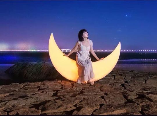 Glow Led Moon Chair z ładowalną baterią litową