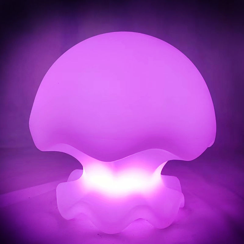 Lampa przy łóżku o zmieniającym kolorze, w stylu meduza