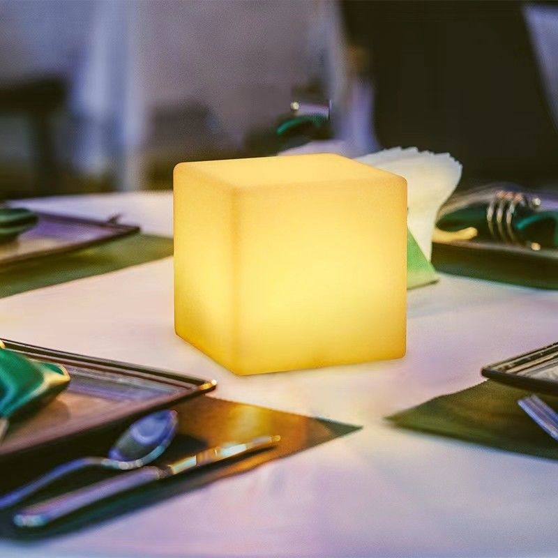 6 cali LED Cube Night Light Kolorowe ładowanie USB wodoodporne