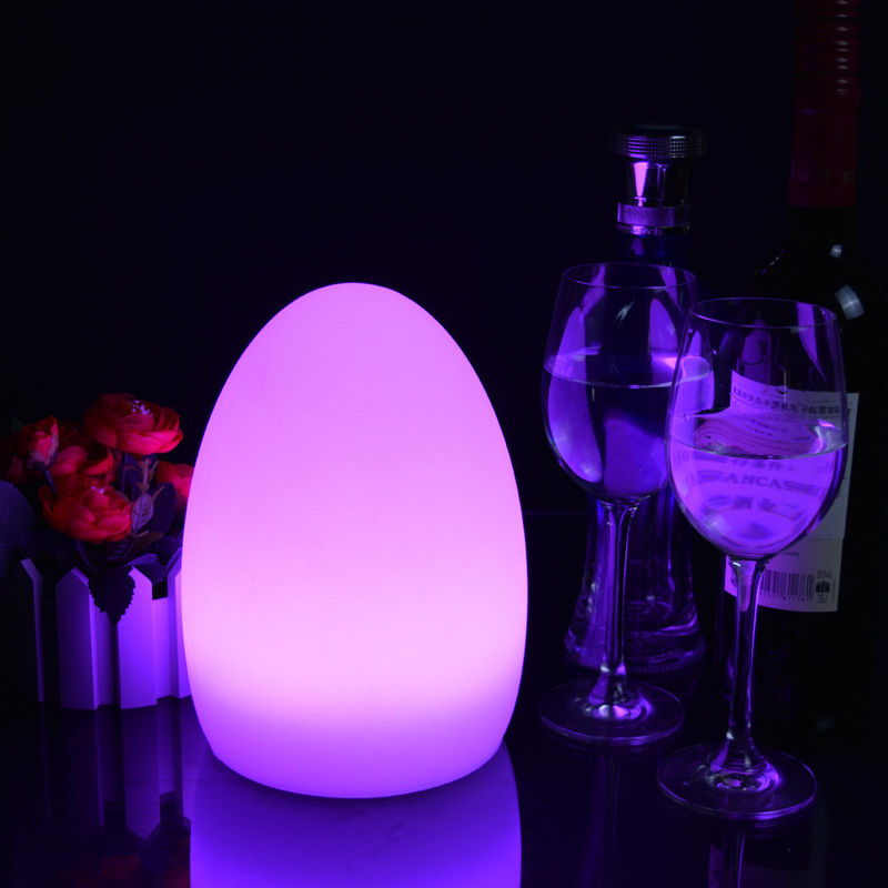Kolorowa lampa stołowa LED do restauracji