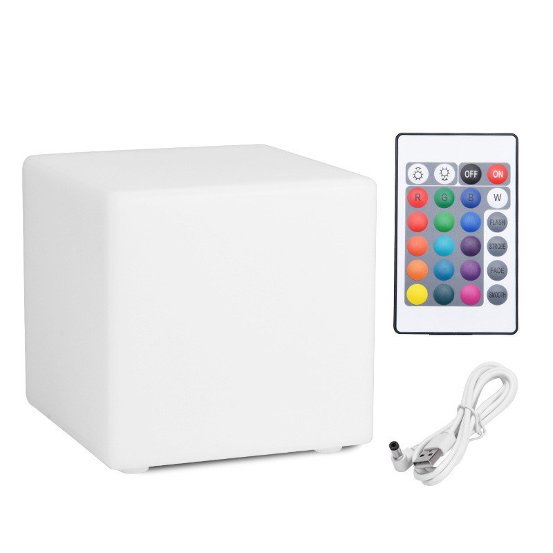 Lampa stołowa w kształcie małego sześciana oświetlona z tworzywa sztucznego PE