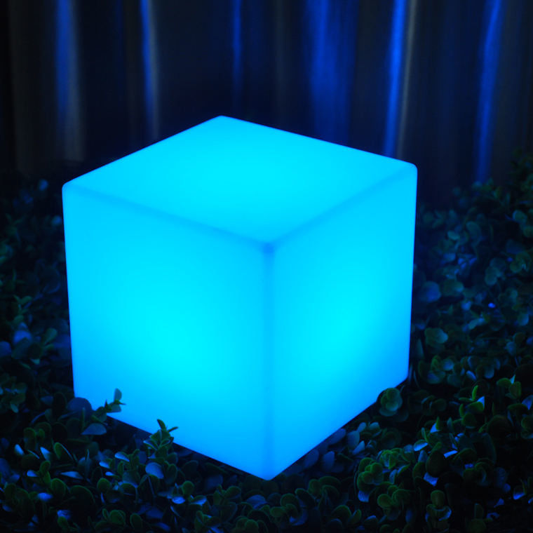 Świecący zewnętrzny fotel LED Cube Light Plastic IP65 wodoodporny
